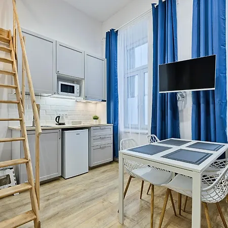 Delux 11 -