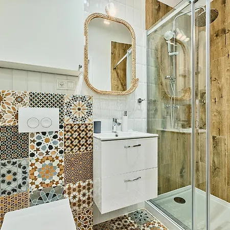 Delux 11 - * Łódź